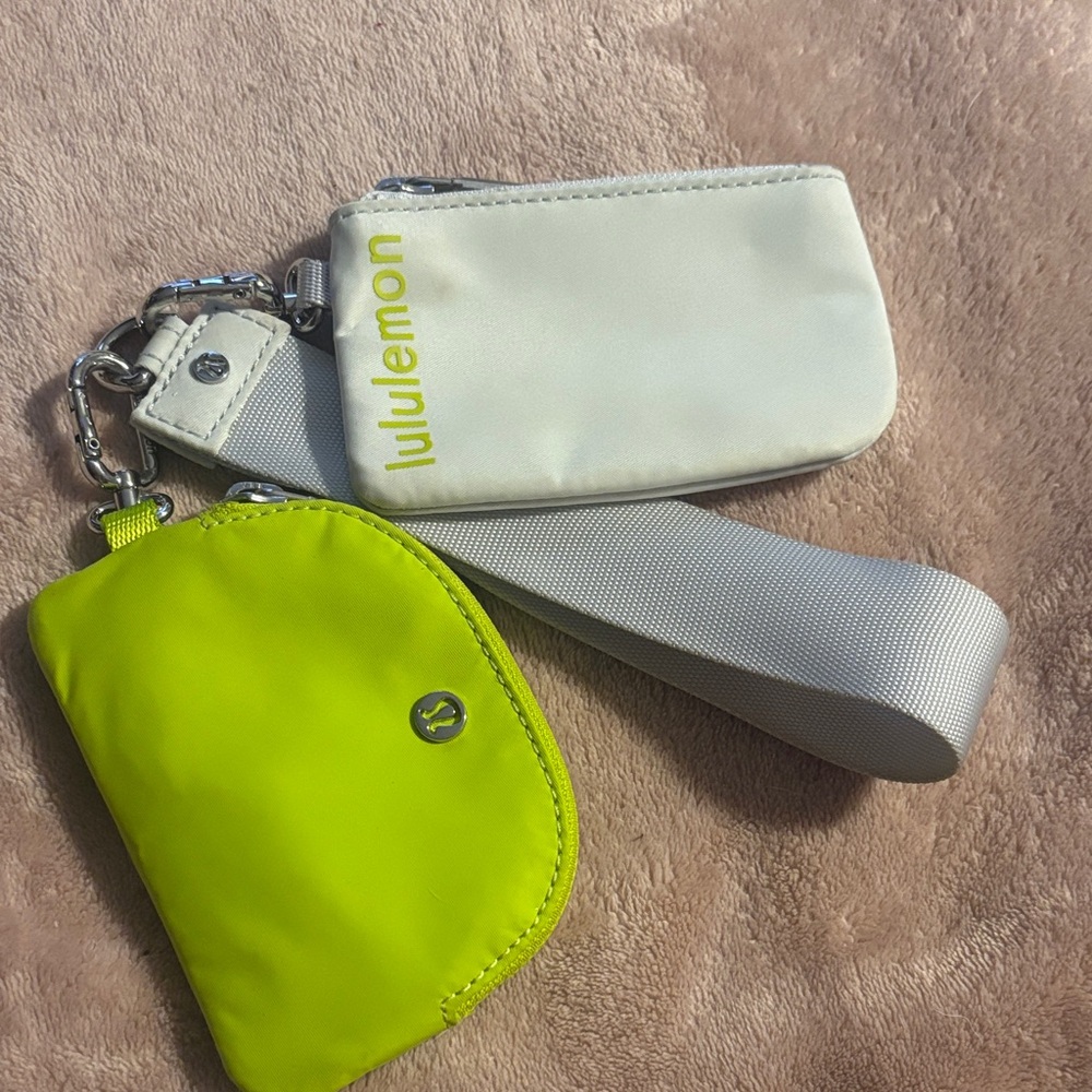 Lululemon Dual Pouch Wristlet Vapor/Lichen Lime